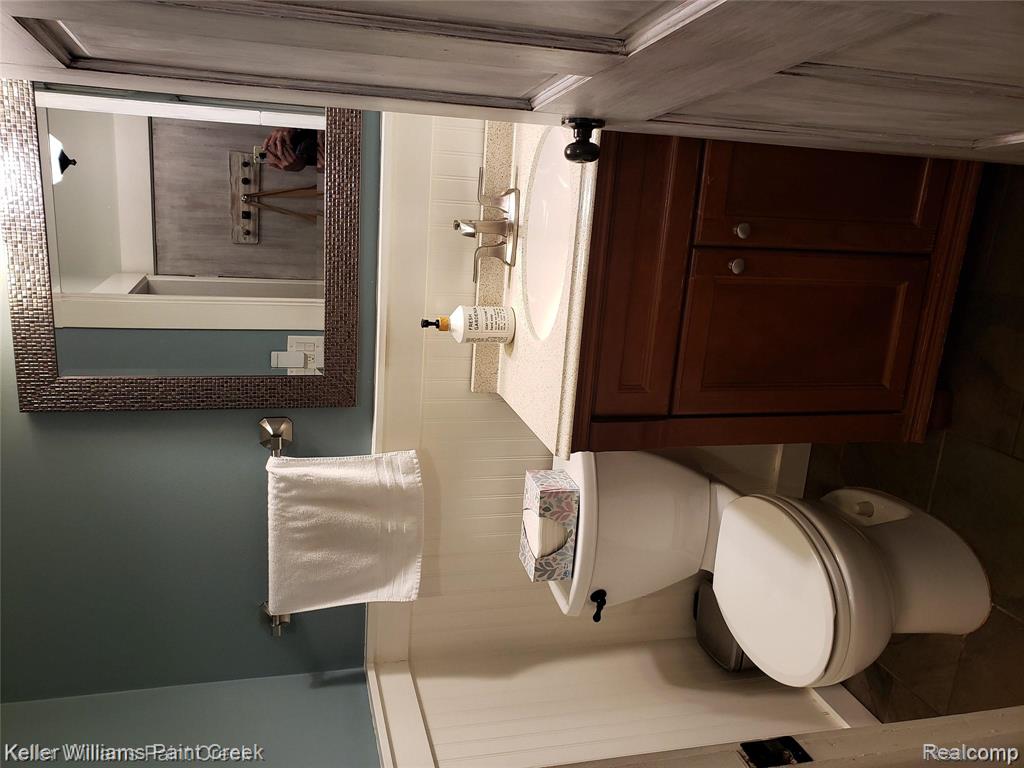 6069 Brynthrop Drive, Shelby Twp, MI 48316 — Photo 12