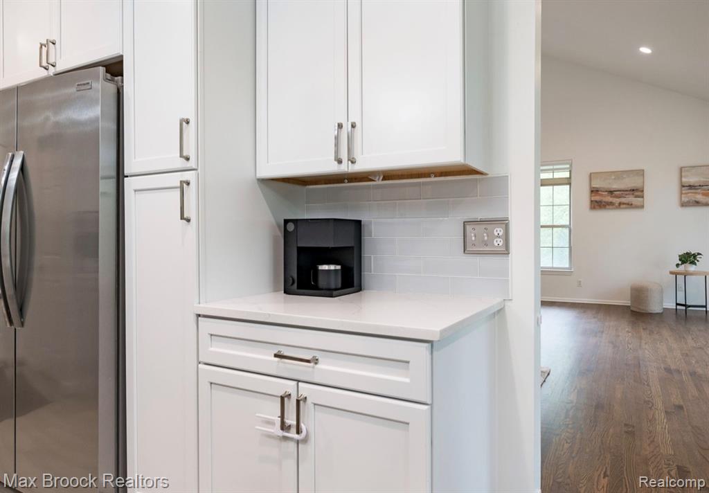 4344 Gateway Circle, West Bloomfield, MI — Photo 14