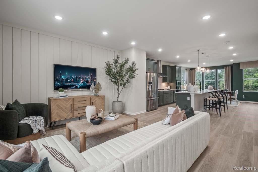 42818 Atwood Avenue, Novi, MI — Photo 9