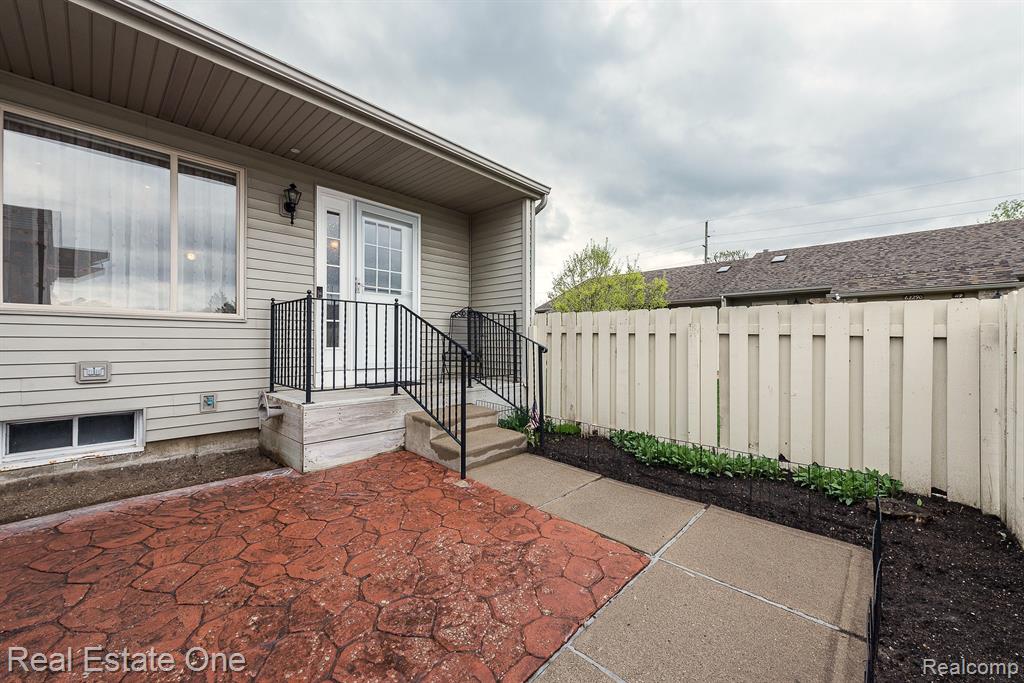 62310 ARLINGTON CIRCLE, 6, South Lyon, MI 48178 — Photo 5