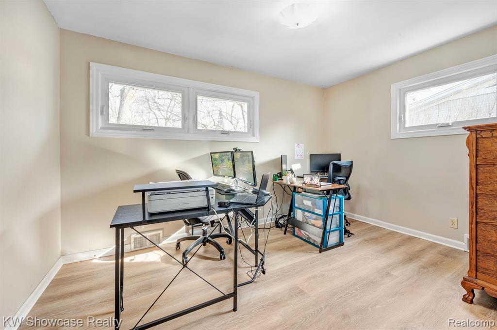 8634 GOLFSIDE Drive, Commerce Twp, MI 48382 — Photo 30