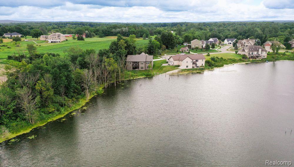 10497 GRANDVIEW Drive, Goodrich Vlg, MI — Photo 39