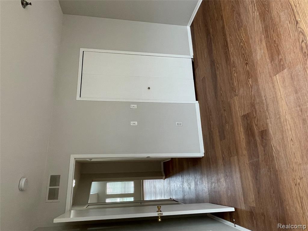 15641 Stone Crossing Drive, Southfield, MI 48075 — Photo 12