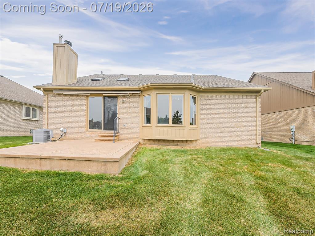 43461 Pointe Drive, Clinton Twp, MI 48038 — Photo 8