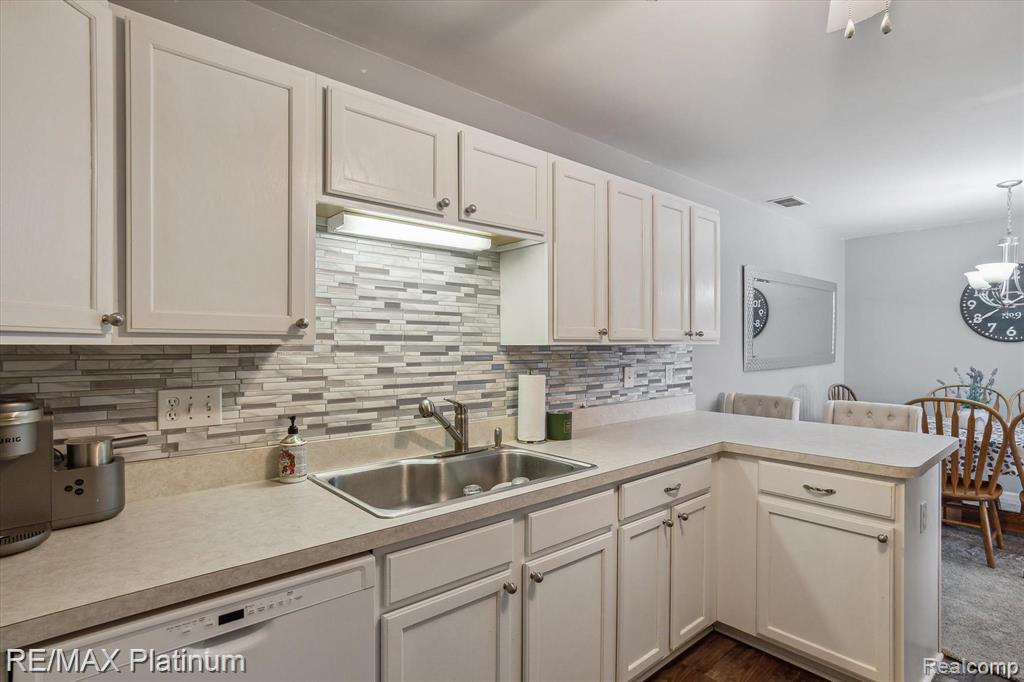 3380 KNEELAND Circle, Howell, MI 48843 — Photo 10