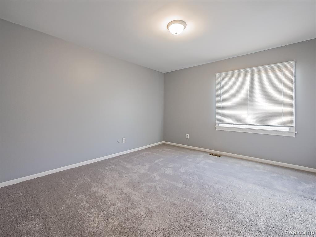 7329 Camelot Drive, West Bloomfield, MI — Photo 10