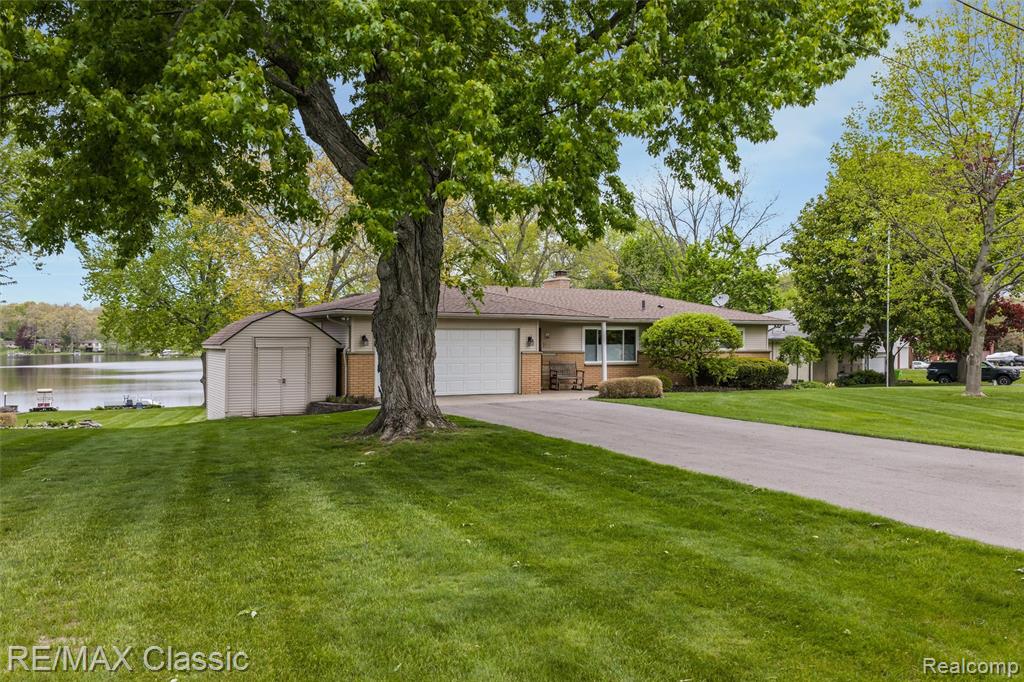 804 Bonita Drive, White Lake, MI 48383 — Photo 33