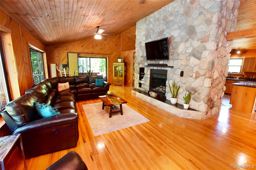 5298 Clear Lake Road, North Branch, MI 48461 — Photo 2