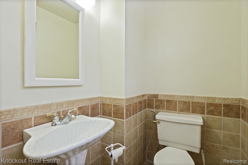 1914 Schust Road, Saginaw, MI 48604 — Photo 22