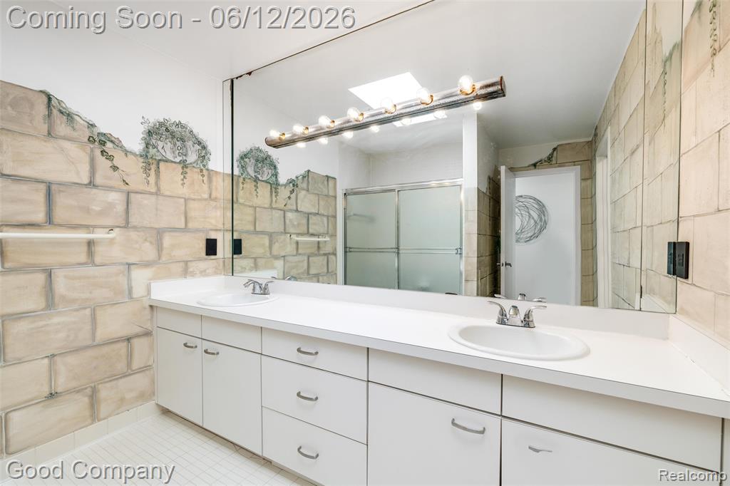 3176 Chambord Drive, West Bloomfield, MI 48323 — Photo 33