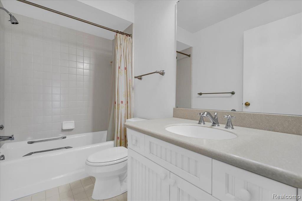 883 TARTAN Trail, Bloomfield Hills, MI 48304 — Photo 25