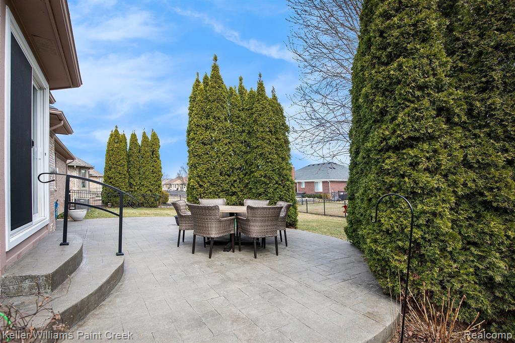54660 BERRYFIELD Drive, Macomb, MI 48042 — Photo 25