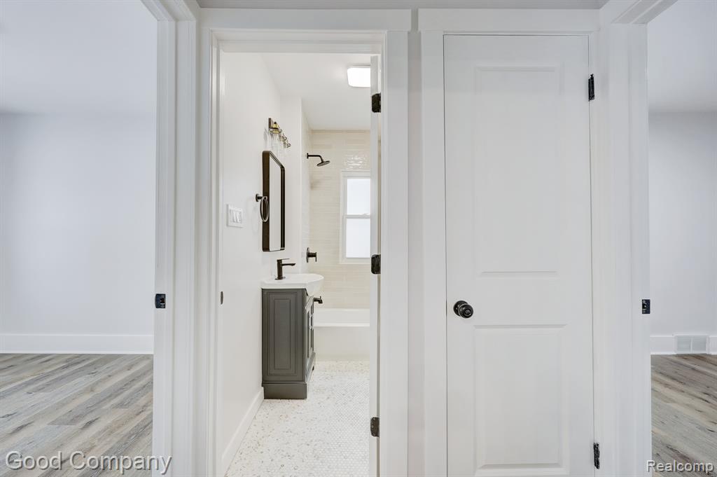 16309 Kirkshire Avenue, Beverly Hills, MI 48025 — Photo 30