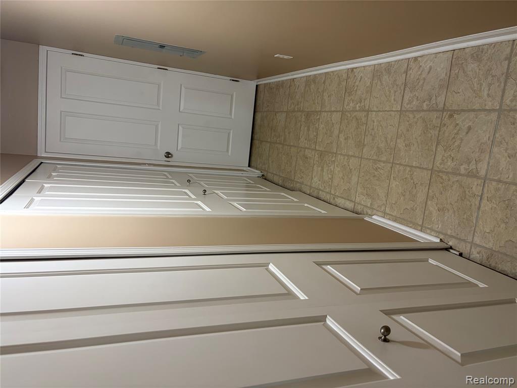 4105 Berkeley Avenue, Canton, MI 48188 — Photo 7