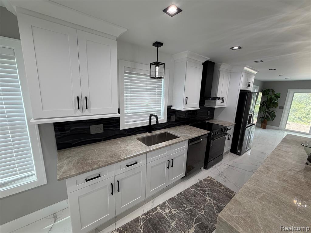 561 E Walled Lake Drive, Walled Lake, MI 48390 — Photo 5