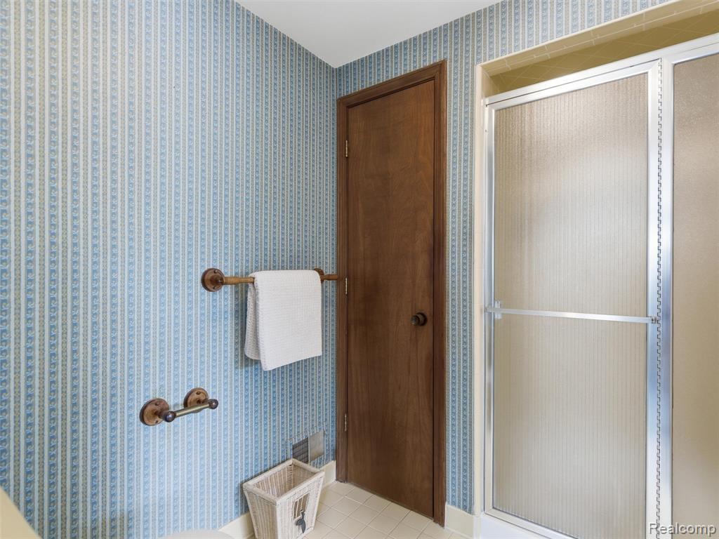 4261 Wabeek Lake Drive S, Bloomfield Hills, MI 48302 — Photo 33