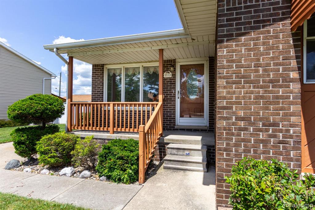 5513 Leann Court, Newport, MI 48166 — Photo 2