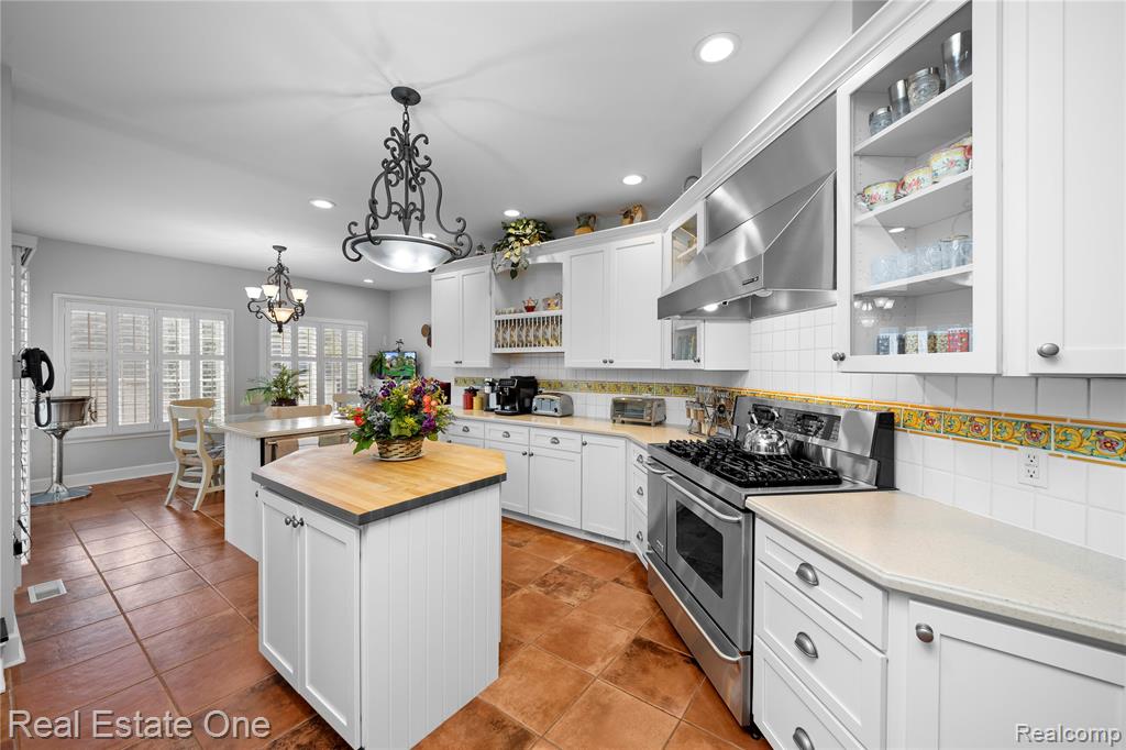 1937 Carsons Cove, Commerce Twp, MI 48390 — Photo 22