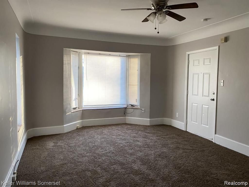 18541 Utica, Roseville, MI 48066 — Photo 10
