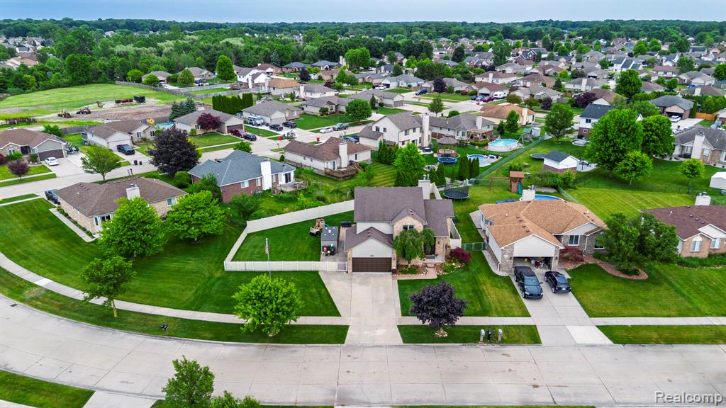 52588 Robins Nest Drive, New Baltimore, MI 48047 — Photo 2