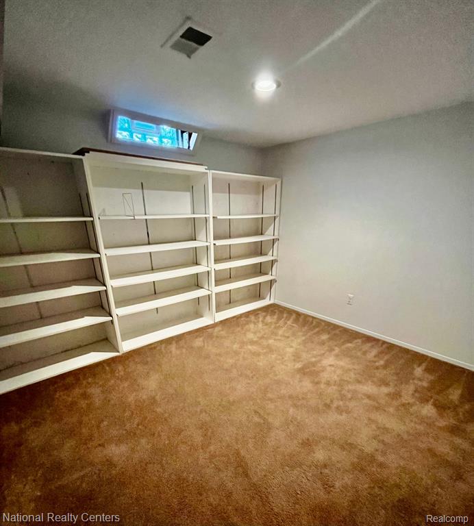 31160 Country Way, Farmington Hills, MI 48331 — Photo 32