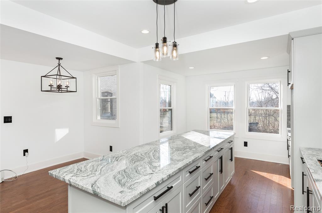1583 Cadillac Boulevard, Detroit, MI 48214 — Photo 12
