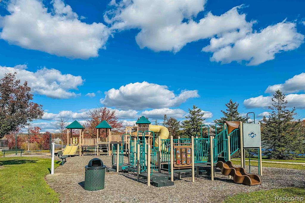 49970 BLACKBERRY Trail, Novi, MI — Photo 56