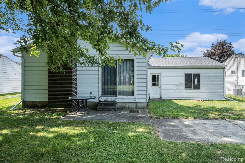 4147 Carmanwood Drive, Flint, MI 48507 — Photo 20