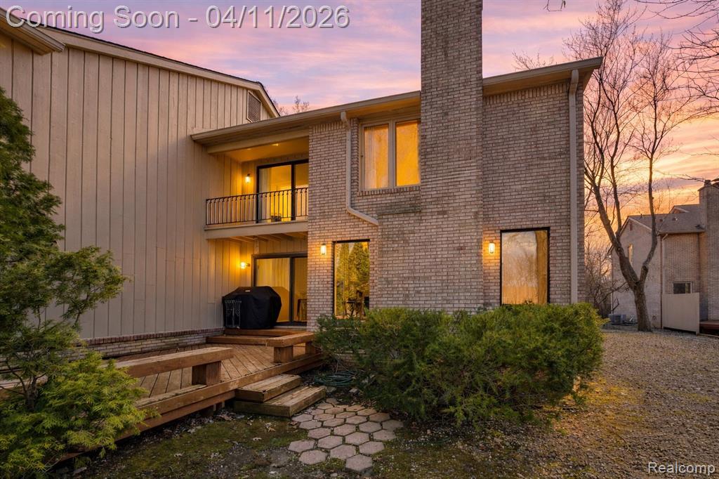 1157 Hillpointe Circle, Bloomfield Hills, MI 48304 — front exterior