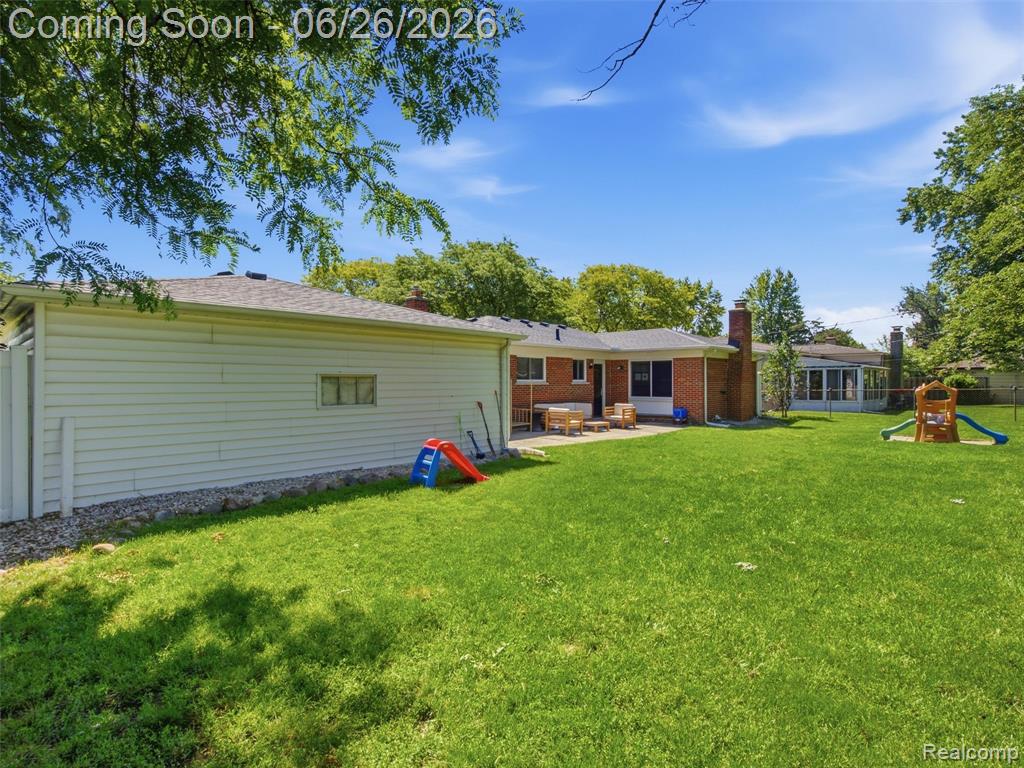 40963 Flagstaff Drive, Sterling Heights, MI 48313 — Photo 31