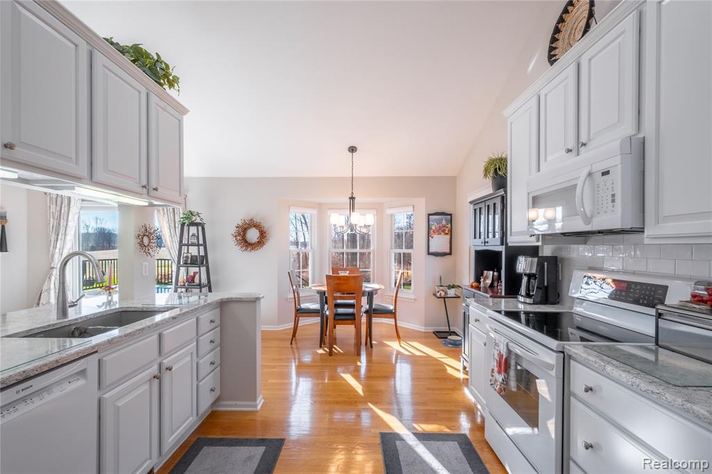 7425 Charles Court, Linden, MI 48451 — Photo 11
