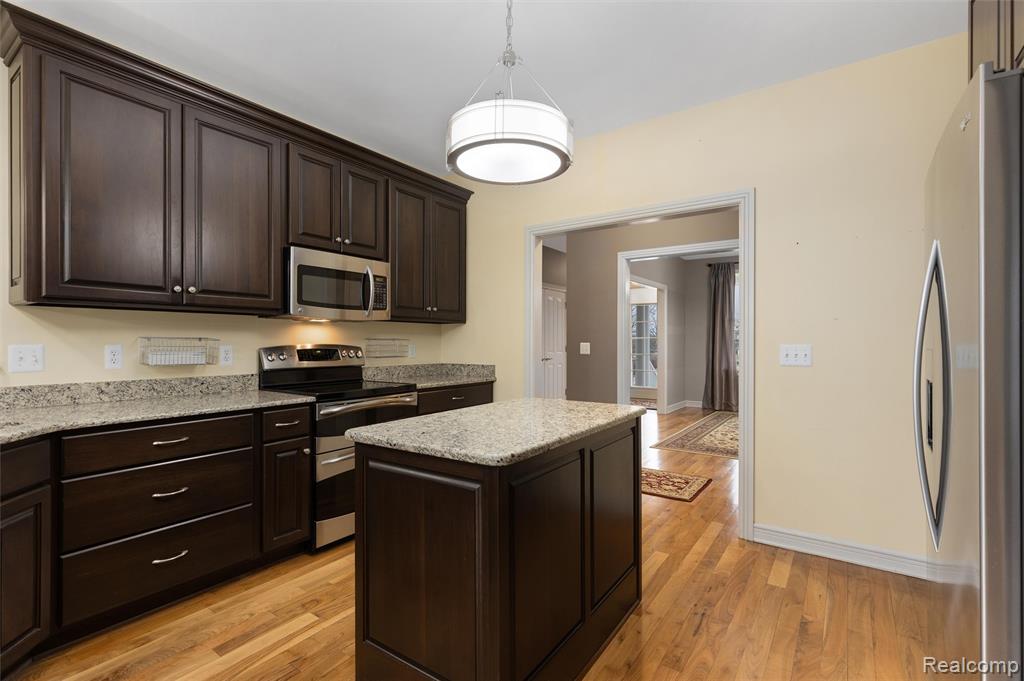 724 Constitution Street, Canton, MI 48188 — Photo 13
