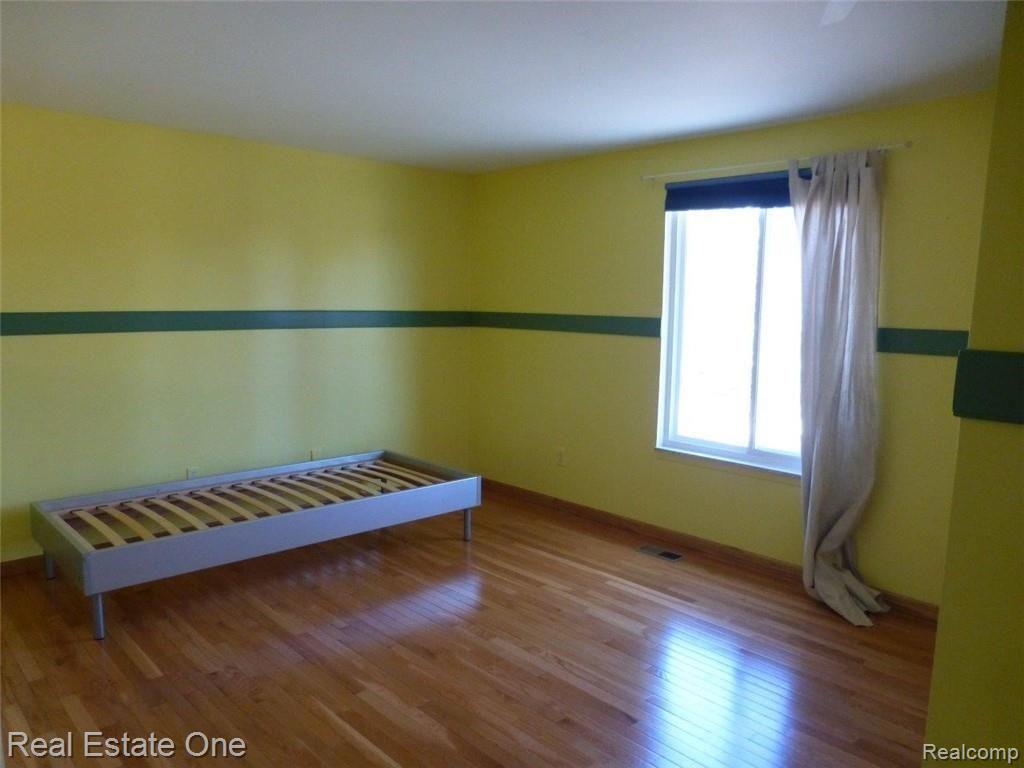 5837 FOLKSTONE Drive, Troy, MI 48085 — Photo 27