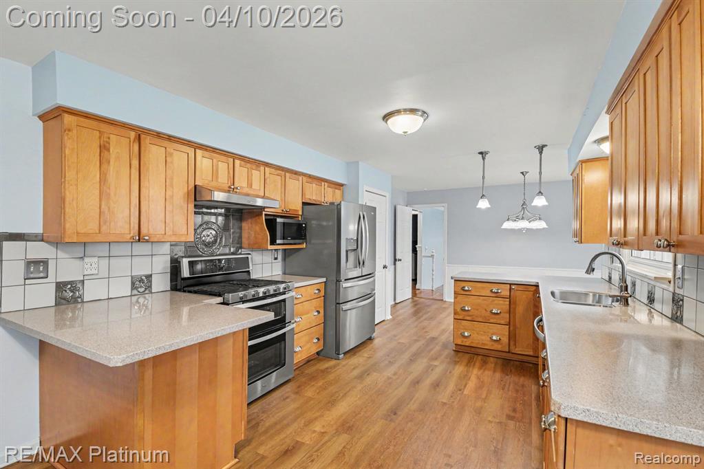 28861 Forest Ridge Drive, Farmington, MI 48331 — Photo 8