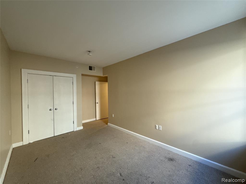 680 Delaware Street, Detroit, MI 48202 — Photo 12
