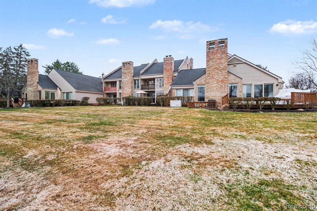 5080 Mirror Lake Court, West Bloomfield, MI 48323 — Photo 32