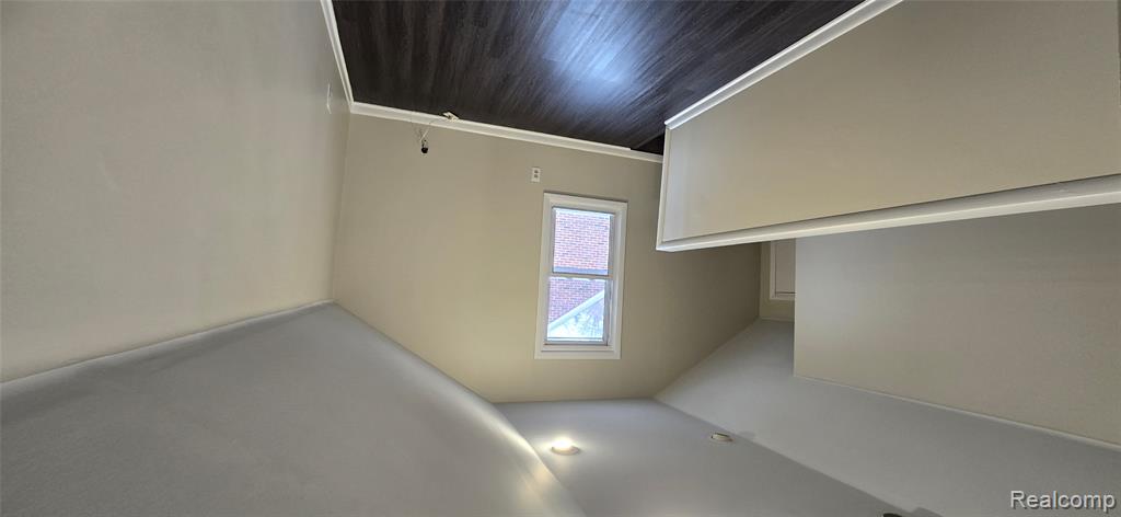 8669 Grayfield Street, Dearborn Heights, MI 48127 — Photo 14