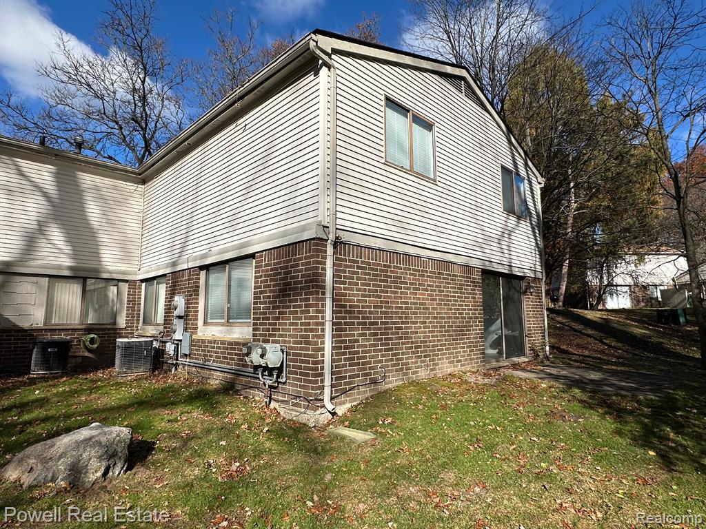 27129 FARMBROOK VILLA Drive, Southfield, MI 48034 — Photo 4