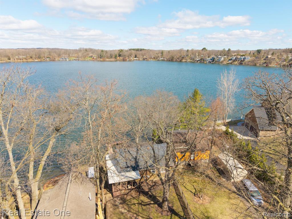 6340 SPORNY Drive, Brighton, MI 48116 — Photo 36
