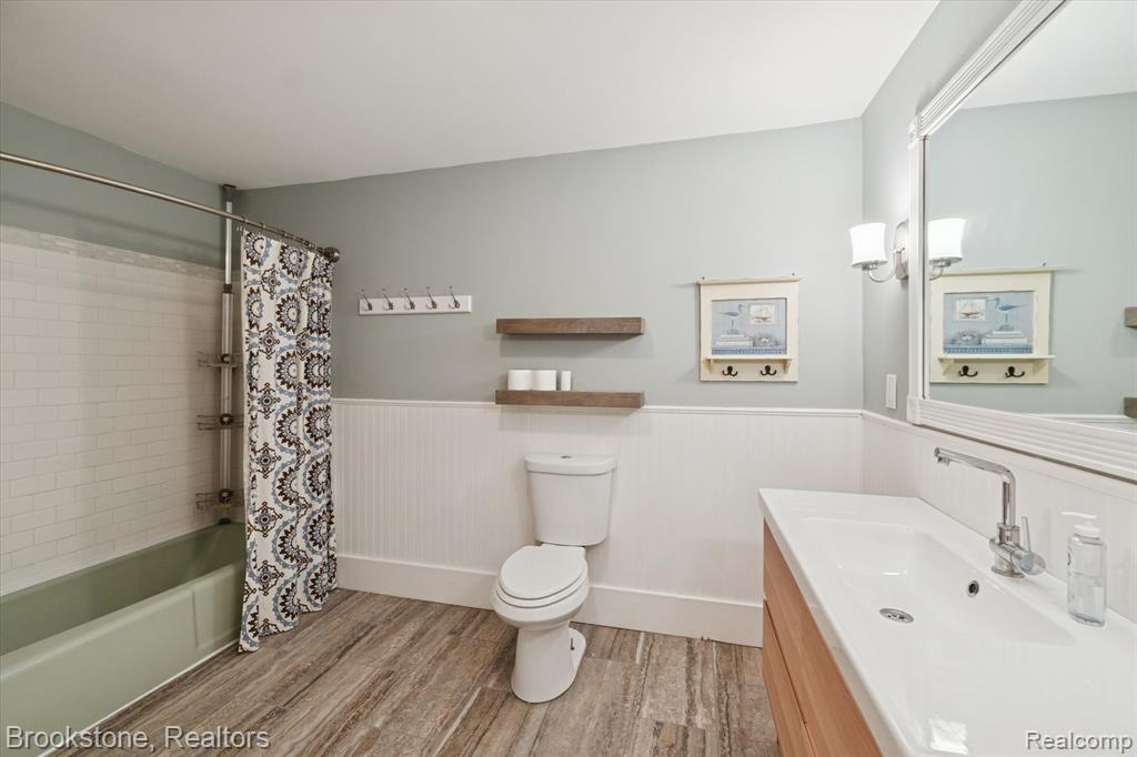 212 Airport Drive, Holly, MI 48442 — Photo 27