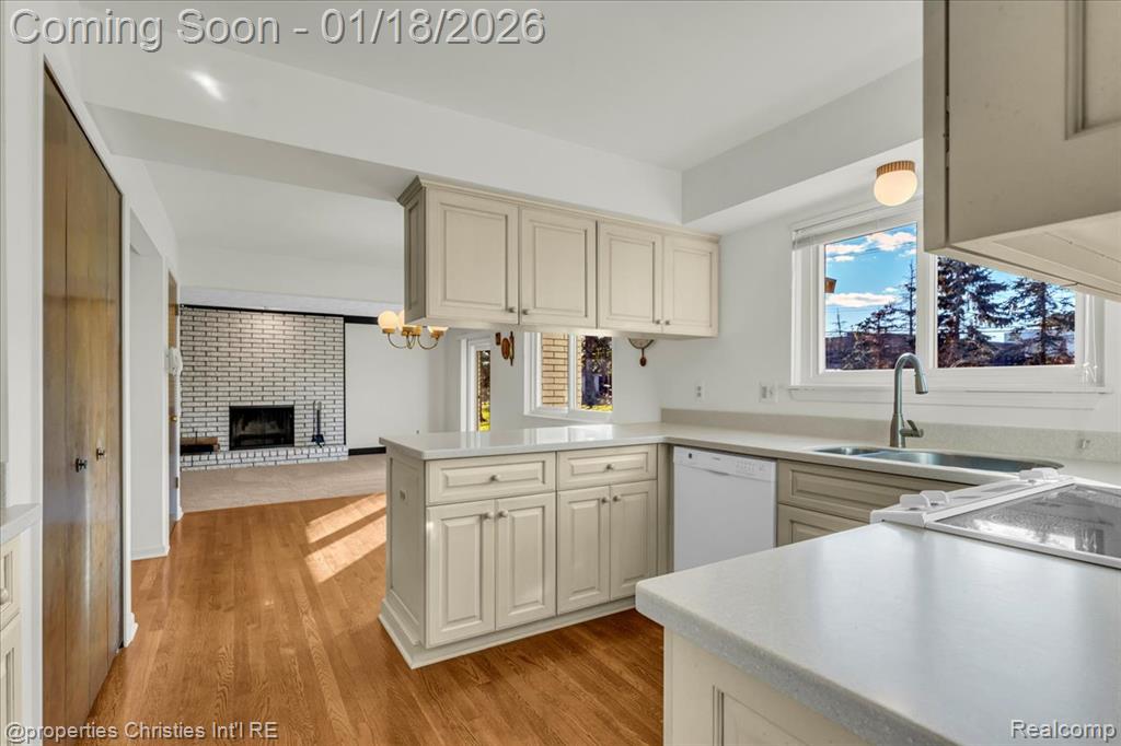 6260 Nicholas Drive, West Bloomfield, MI — Photo 13