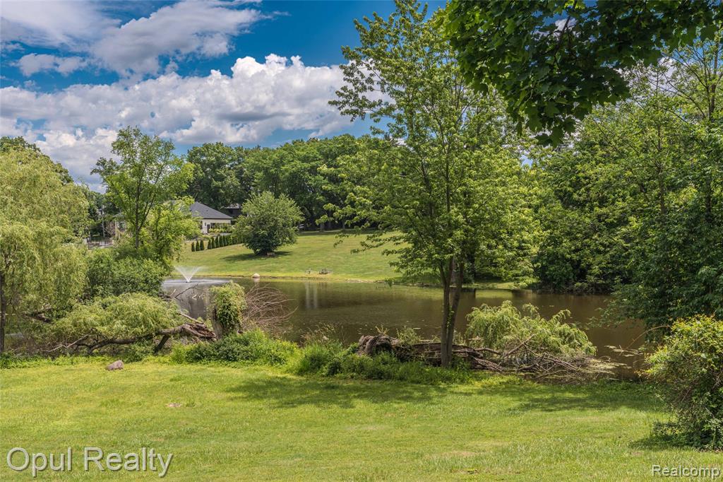 6455 Norham Road, Bloomfield Hills, MI 48301 — Photo 18