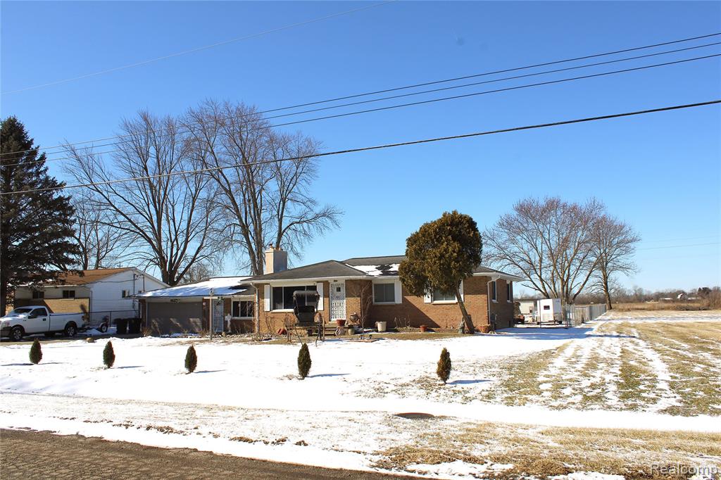 1627 McAlpine Drive, Mount Morris, MI 48458 — Photo 3