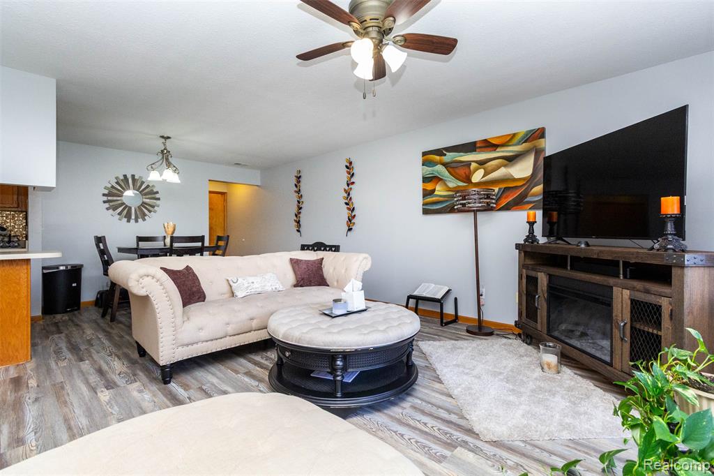 9747 Wildflower Court, Van Buren, MI 48111 — Photo 10
