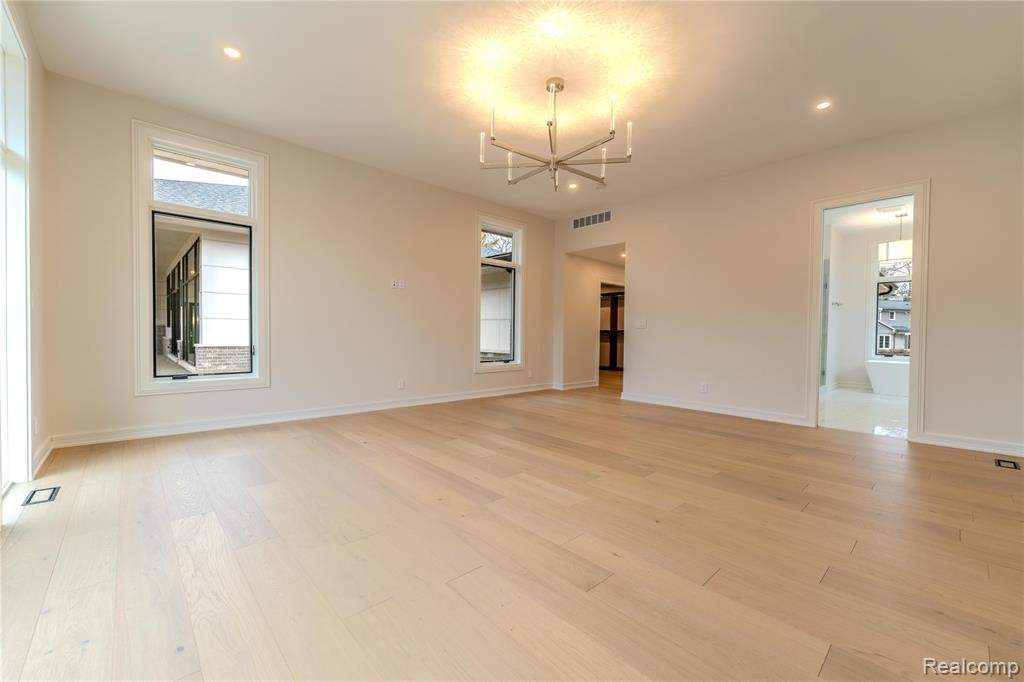 7400 Melody Lane, Bloomfield Hills, MI 48301 — Photo 18