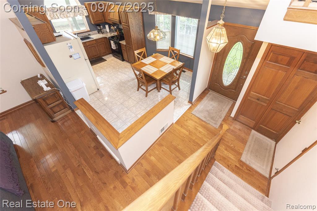 704 Grand Court, South Lyon, MI 48178 — Photo 20