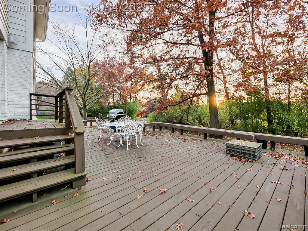 7359 Woodlore Drive, West Bloomfield, MI 48323 — Photo 39