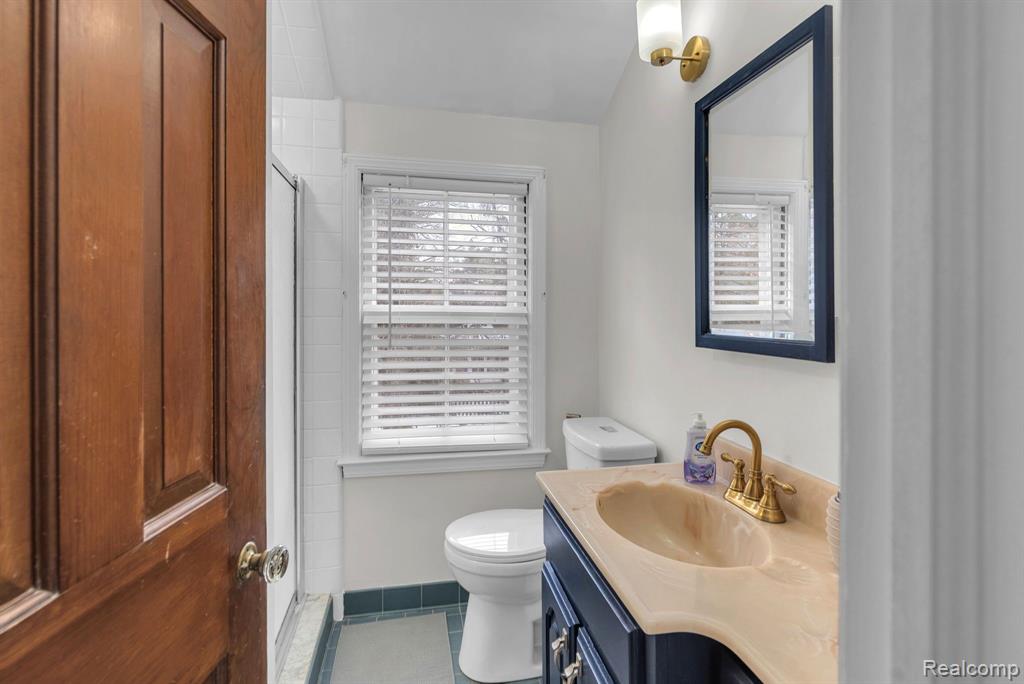 6 CLINTON Lane, Dearborn, MI 48120 — Photo 19