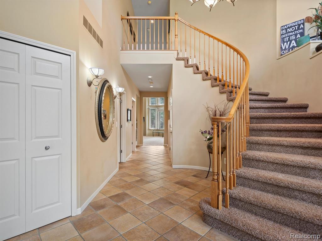 7253 CARLYLE, West Bloomfield, MI — Photo 10