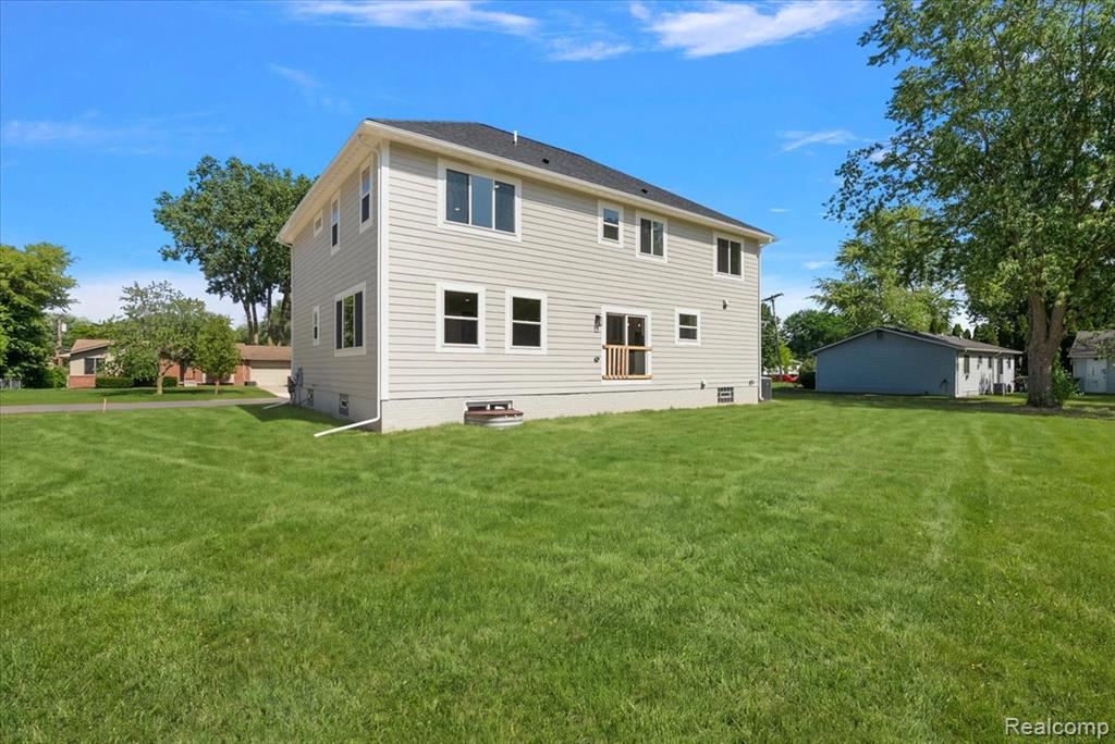 47515 Vanker Avenue, Shelby Twp, MI 48317 — Photo 44